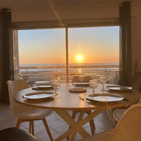 Le Face Vue Imprenable Apartment *